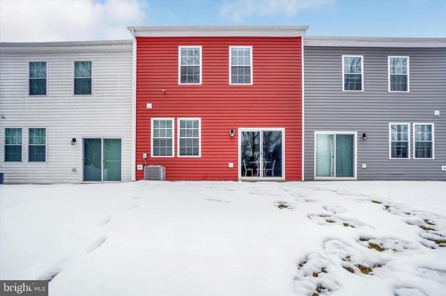 635 LOCUST RUN DR, York, PA 17404