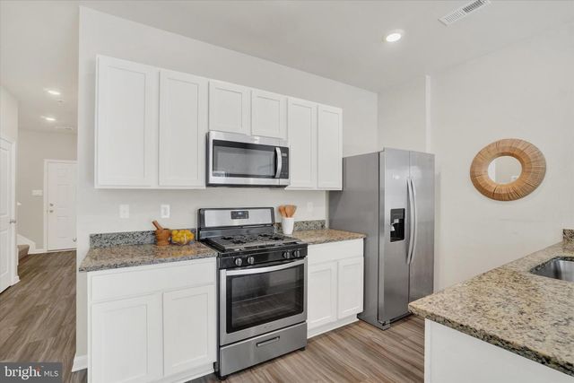 635 LOCUST RUN DR, York, PA 17404