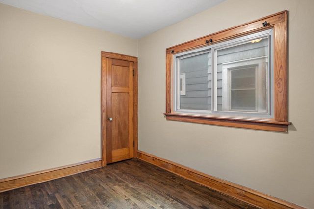1960 S 68th STREET, West Allis, WI 53219