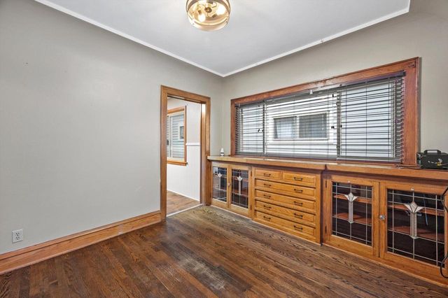 1960 S 68th STREET, West Allis, WI 53219