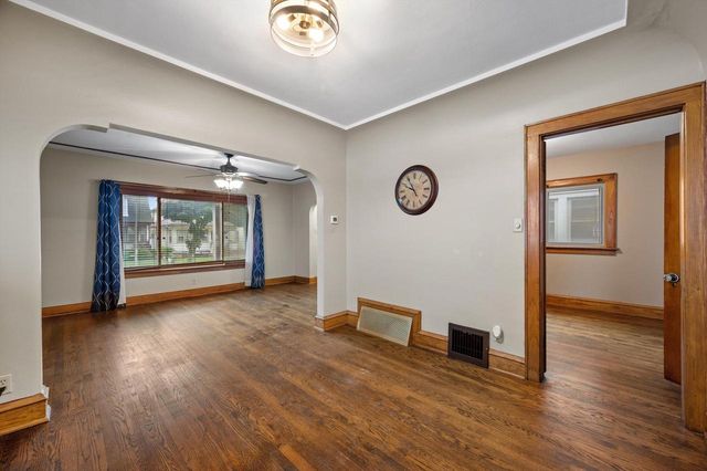 1960 S 68th STREET, West Allis, WI 53219