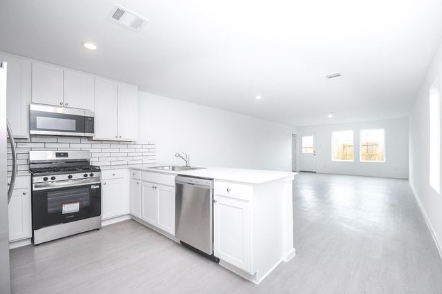 923 Capracotta Drive, Huffman, TX 77336