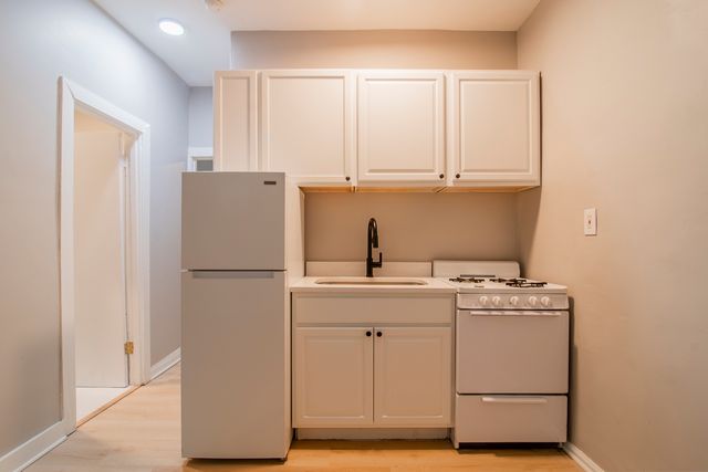 1414 W Pratt Boulevard 120, Chicago, IL 60626