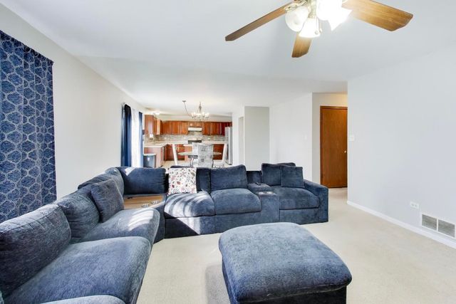 1511 Thornwood Lane, Plainfield, IL 60586