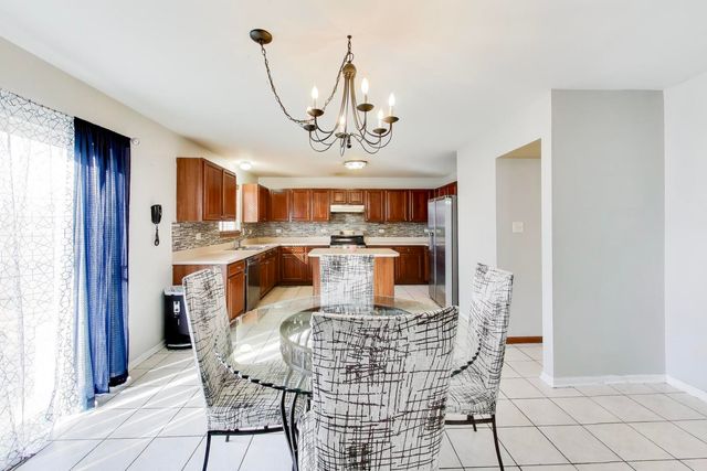 1511 Thornwood Lane, Plainfield, IL 60586