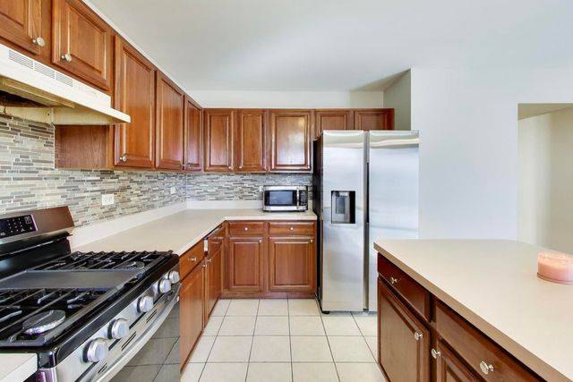 1511 Thornwood Lane, Plainfield, IL 60586