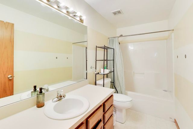 1511 Thornwood Lane, Plainfield, IL 60586