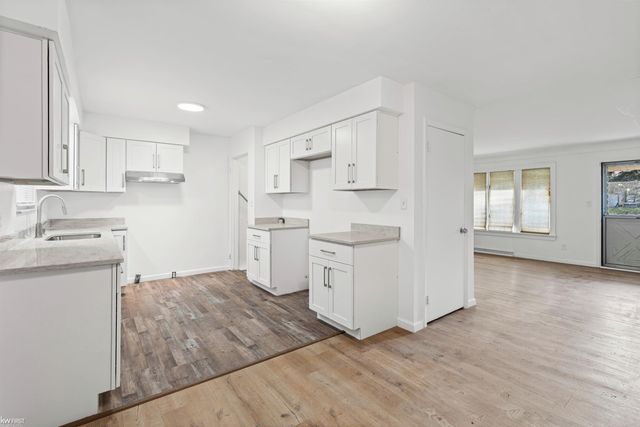 1368 Autumn Drive, Flint, MI 48532