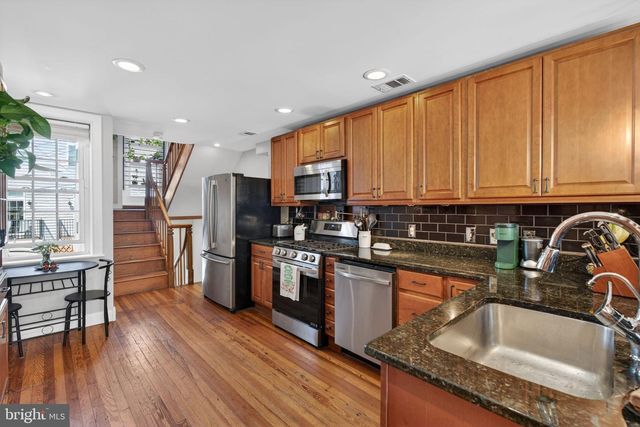 18 S WASHINGTON ST, Baltimore, MD 21231