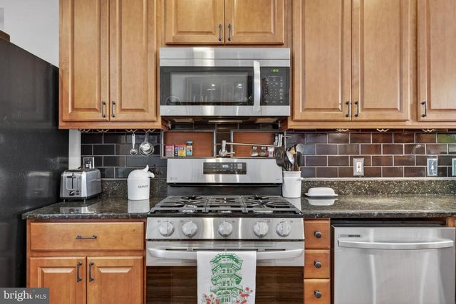 18 S WASHINGTON ST, Baltimore, MD 21231