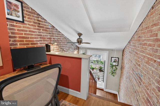 18 S WASHINGTON ST, Baltimore, MD 21231