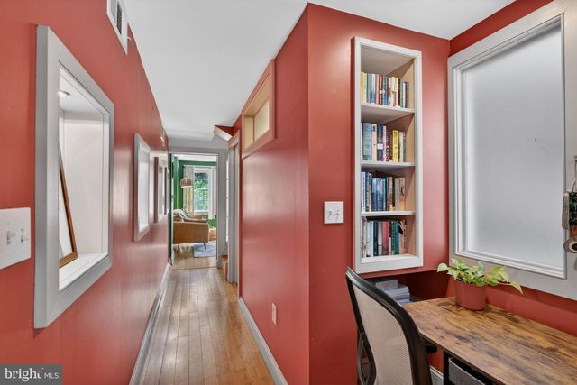 18 S WASHINGTON ST, Baltimore, MD 21231