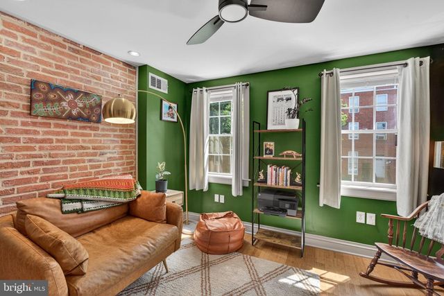 18 S WASHINGTON ST, Baltimore, MD 21231