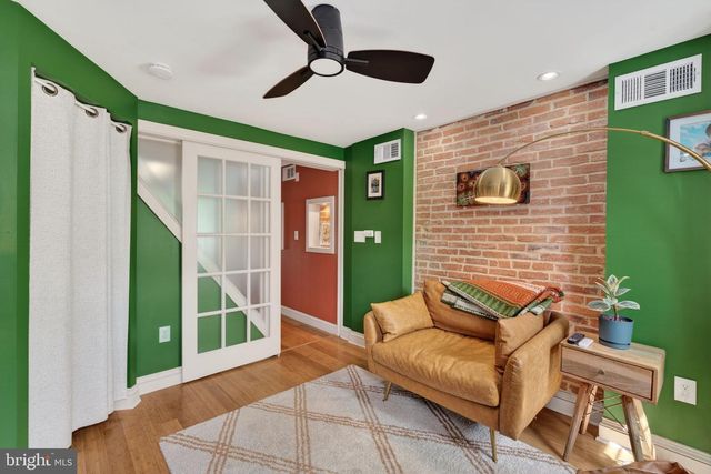 18 S WASHINGTON ST, Baltimore, MD 21231