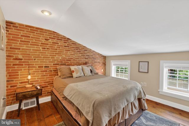 18 S WASHINGTON ST, Baltimore, MD 21231
