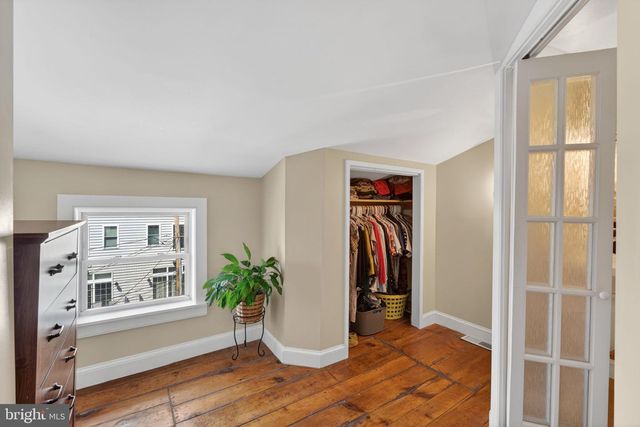 18 S WASHINGTON ST, Baltimore, MD 21231
