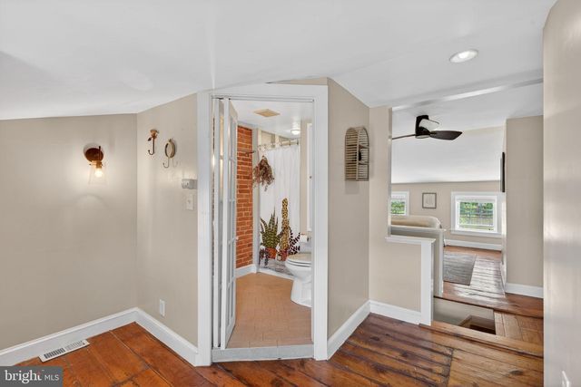 18 S WASHINGTON ST, Baltimore, MD 21231