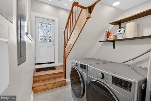 18 S WASHINGTON ST, Baltimore, MD 21231