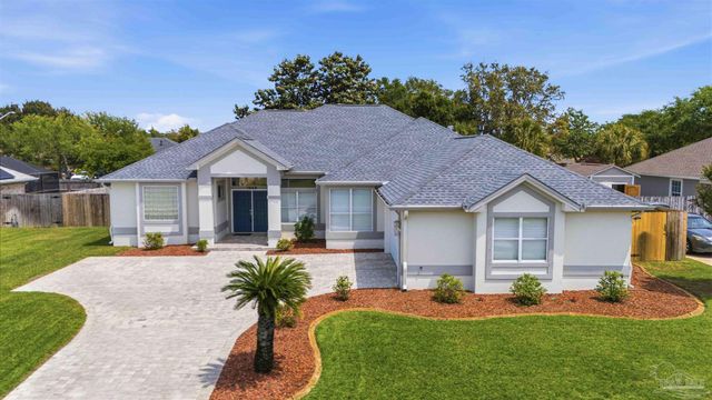 1956 Rue La Fontaine, Navarre, FL 32566