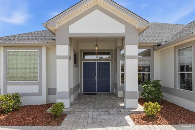 1956 Rue La Fontaine, Navarre, FL 32566