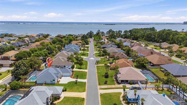 1956 Rue La Fontaine, Navarre, FL 32566