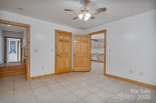 288 Hard To Find Drive, Brevard, NC 28712