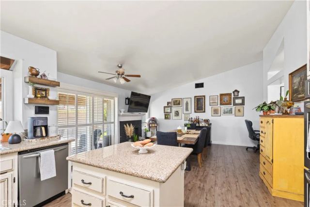 3906 N Flame Tree, Rialto, CA 92377