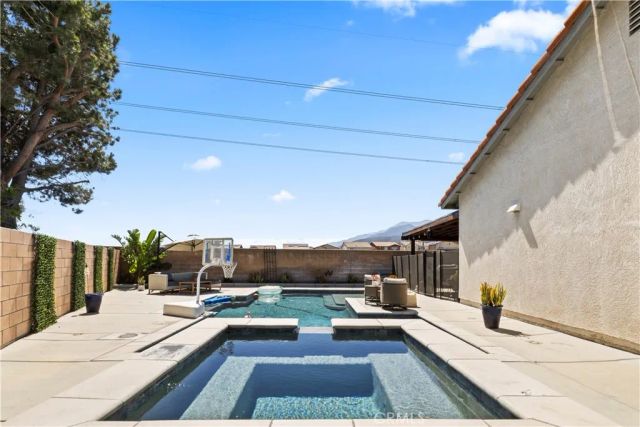 3906 N Flame Tree, Rialto, CA 92377