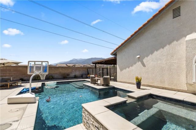 3906 N Flame Tree, Rialto, CA 92377