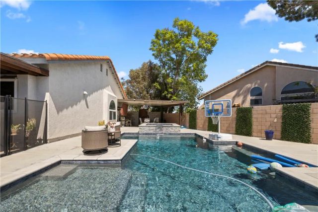 3906 N Flame Tree, Rialto, CA 92377