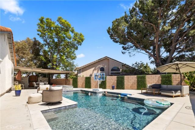 3906 N Flame Tree, Rialto, CA 92377