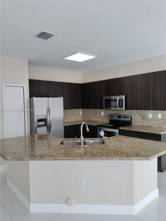 8546 SW 165th Pl 0, Miami, FL 33193