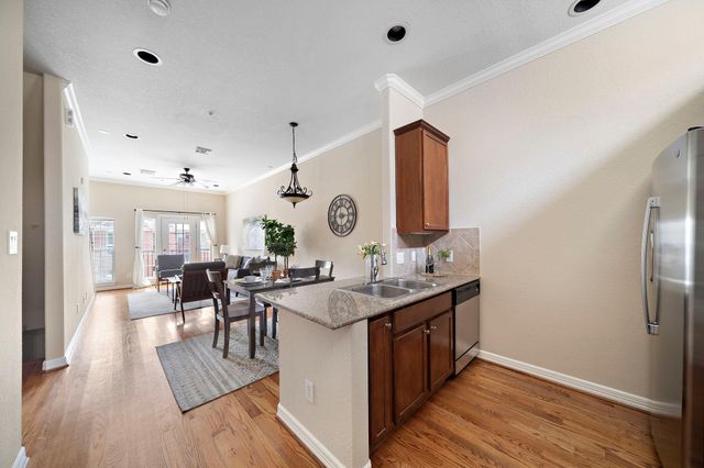 1913 Gillette Street C, Houston, TX 77006