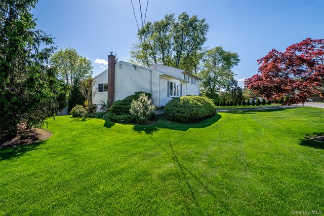 1 Lynns Way, New Rochelle, NY 10805