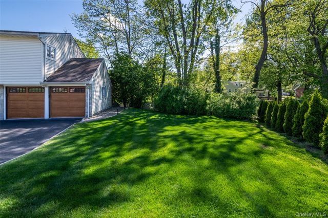 1 Lynns Way, New Rochelle, NY 10805