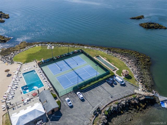 1 Lynns Way, New Rochelle, NY 10805