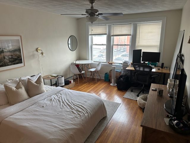 38 Day 34, Somerville, MA 02144