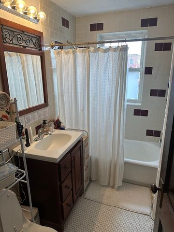 38 Day 34, Somerville, MA 02144