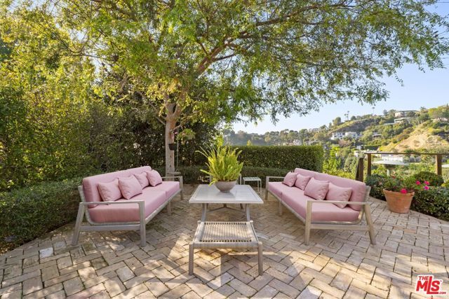 1441 Oriole Drive, Los Angeles, CA 90069