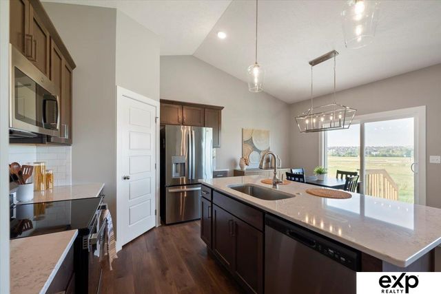 19120 Murray Trail, Gretna, NE 68028