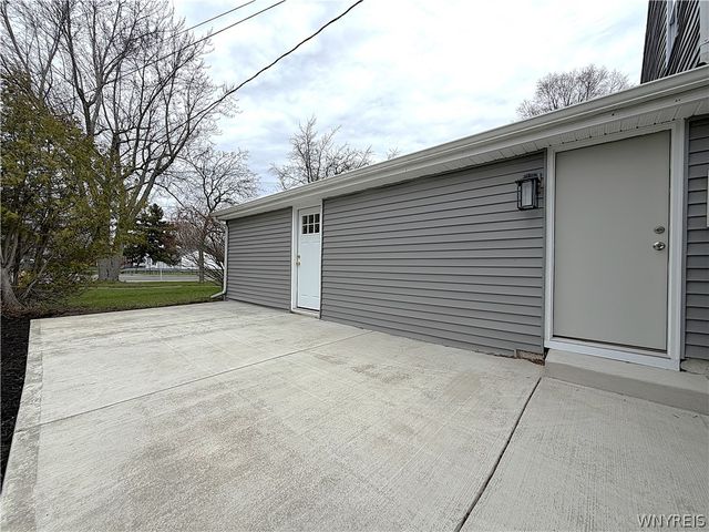 100 Frankhauser Road, Amherst, NY 14221