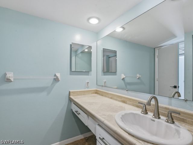 5247 Cedarbend DR 2, Fort Myers, FL 33919