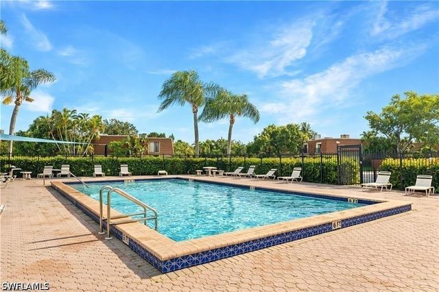 5247 Cedarbend DR 2, Fort Myers, FL 33919