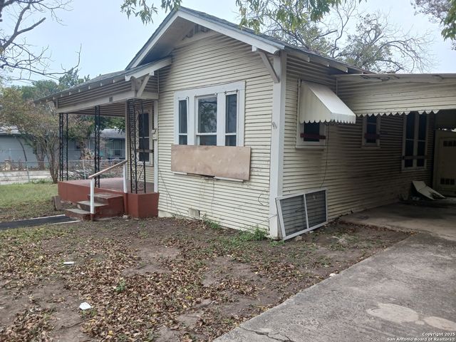 702 W Malone, San Antonio, TX 78225