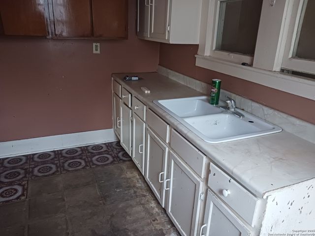 702 W Malone, San Antonio, TX 78225