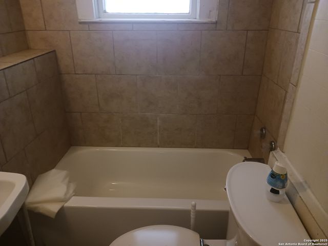 702 W Malone, San Antonio, TX 78225