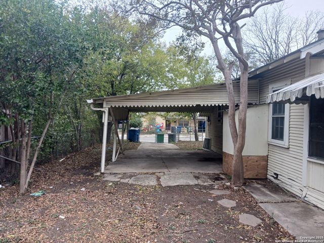 702 W Malone, San Antonio, TX 78225