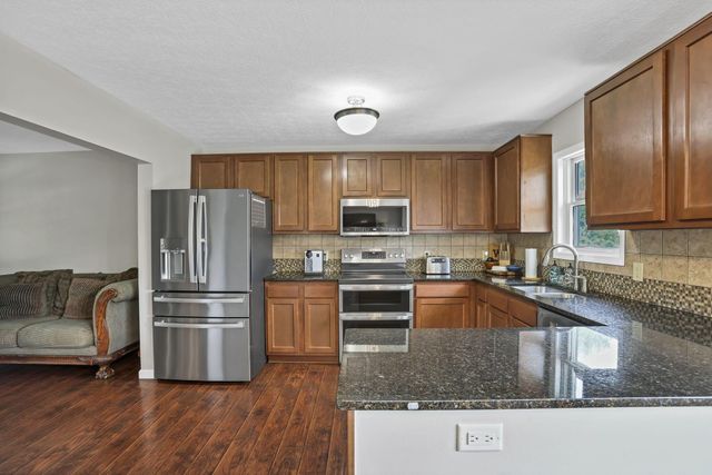 1350 Leonard Road NW, Baltimore, OH 43105