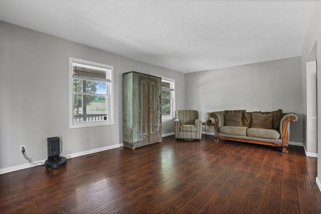 1350 Leonard Road NW, Baltimore, OH 43105