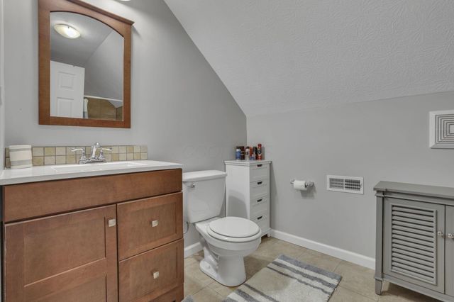1350 Leonard Road NW, Baltimore, OH 43105